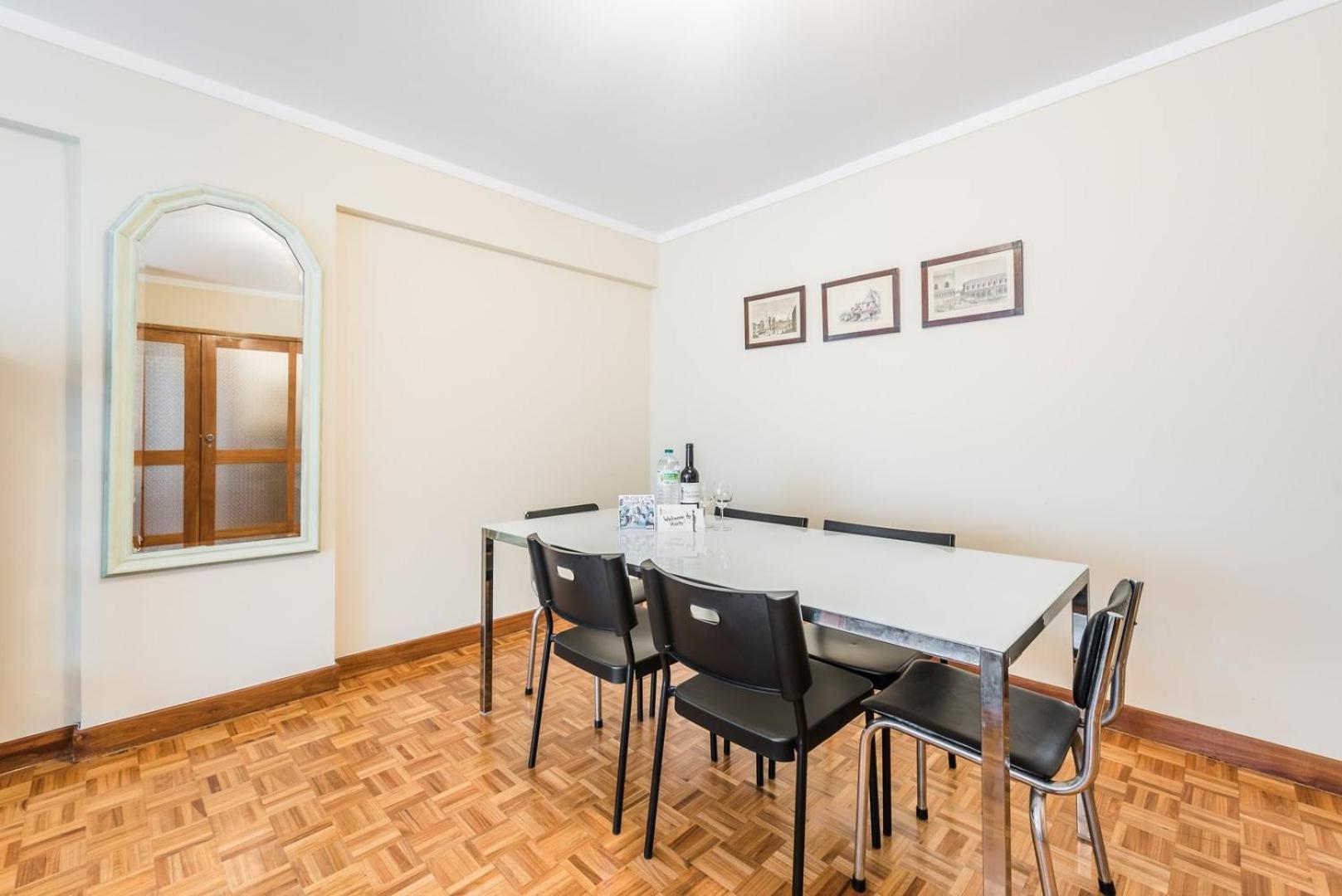 Appartamento Guestready - Eclectic Haven In The Heart Of Oporto Esterno foto